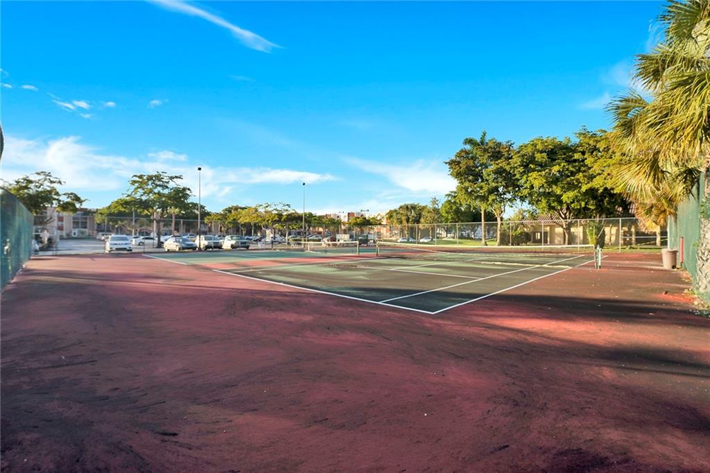OAKBROOK - Residential
