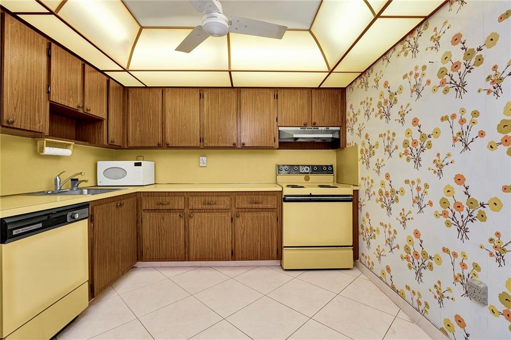 OAKBROOK - Residential