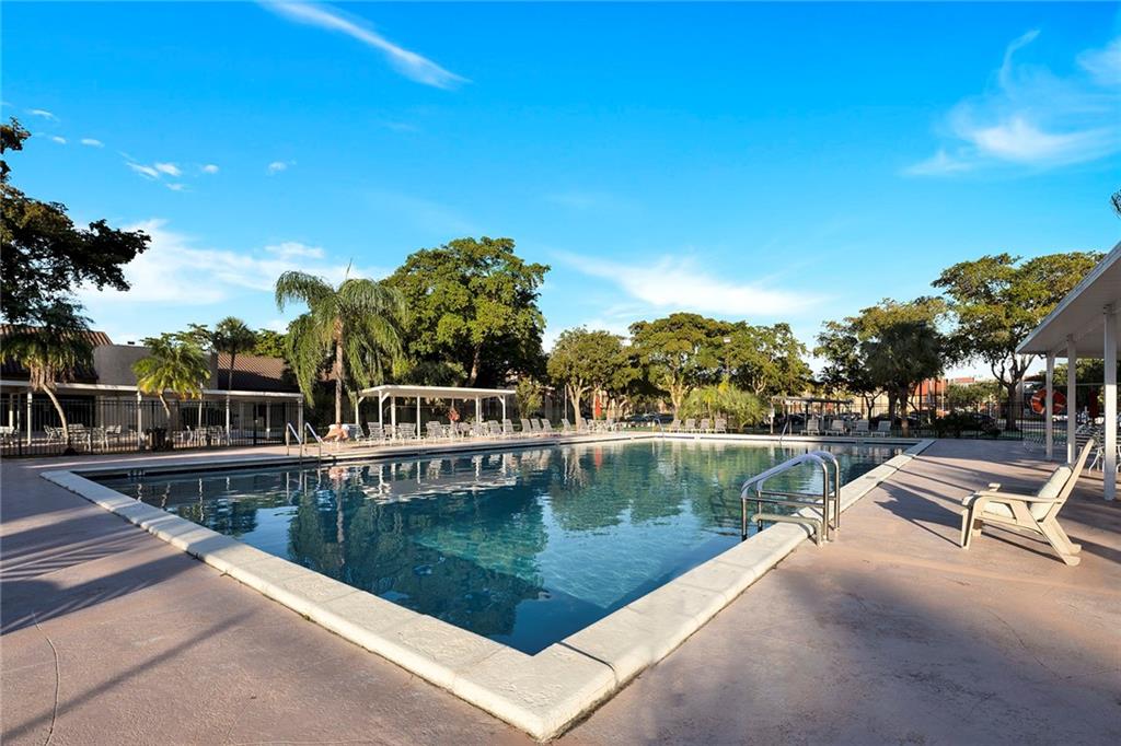 OAKBROOK - Residential