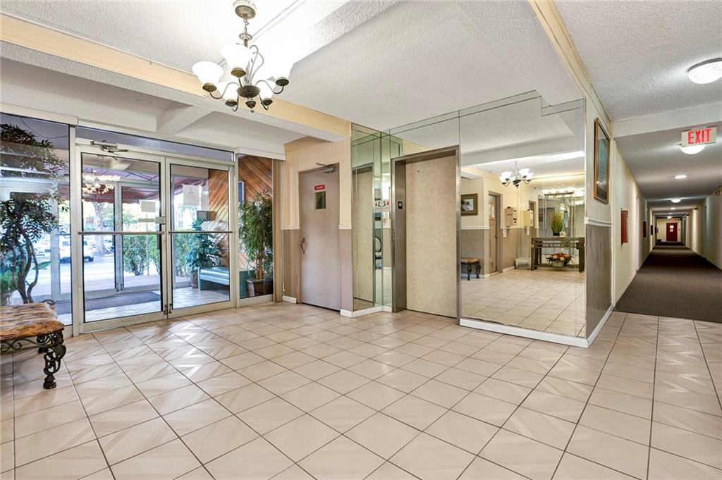 OAKBROOK - Residential
