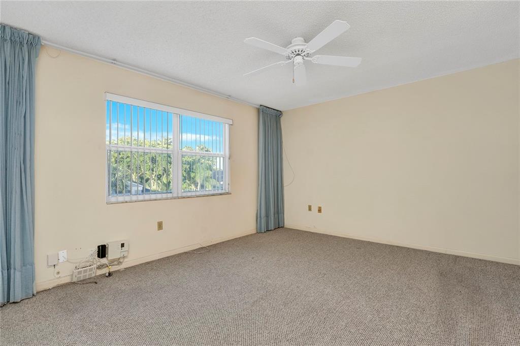 OAKBROOK - Residential