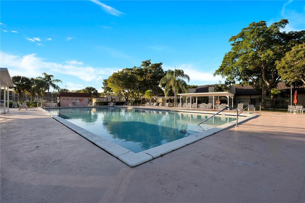 OAKBROOK - Residential