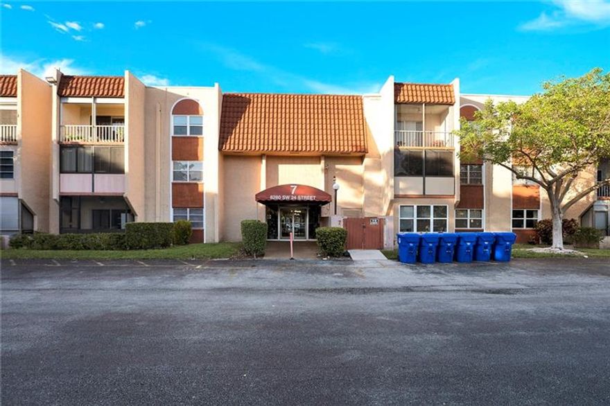Welcome to 55+ Oakbrook! This spacious 1 bedroom, 1.5 bathroom unit is ready for a new owner! Neutral tile throughout main living areas. Tons of closet space. Bedroom is very spacious with walk in closet. Unit also comes with caged storage on same floor. Top floor unit with easy access to community laundry room/trash chute. Community features pool, tennis courts, club house, and fitness room. Perfectly priced! Make this spacious condo your new home today!