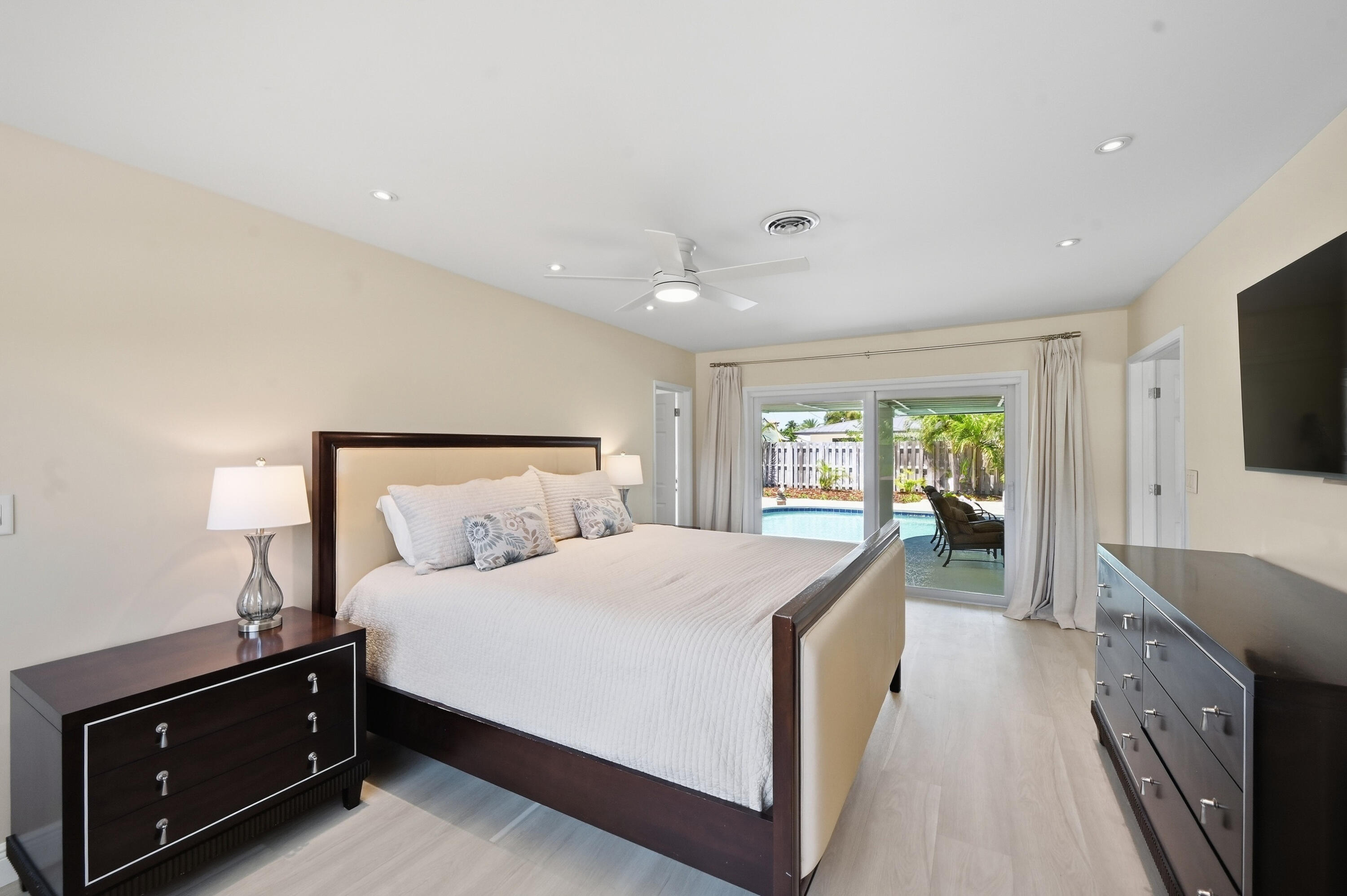 VENETIAN ISLES 3RD SEC - Residential