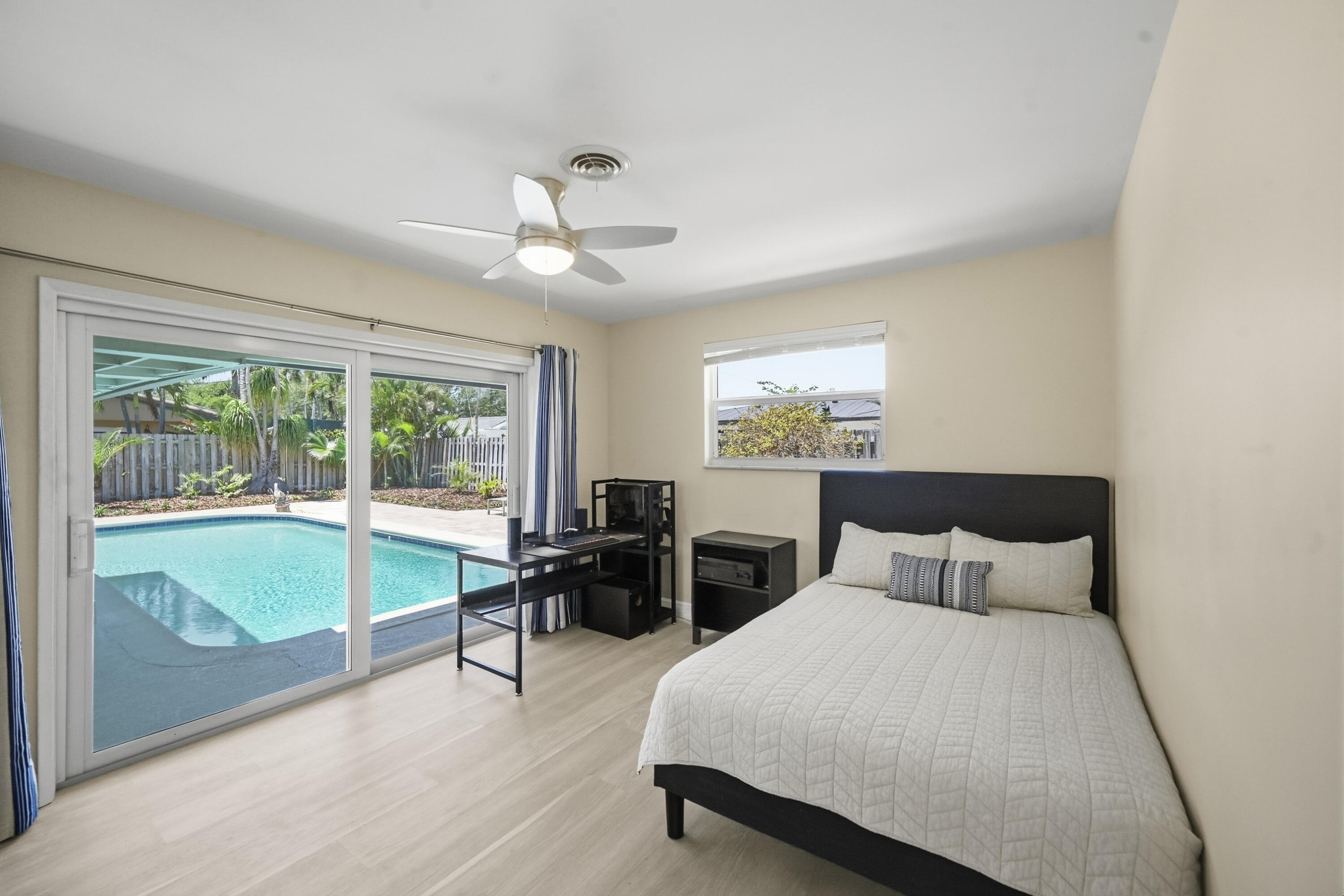 VENETIAN ISLES 3RD SEC - Residential