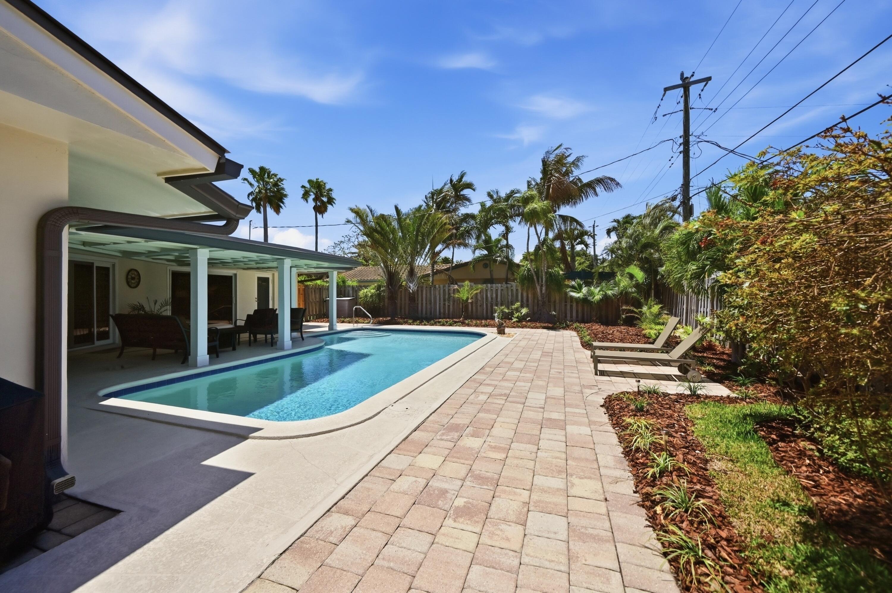 VENETIAN ISLES 3RD SEC - Residential