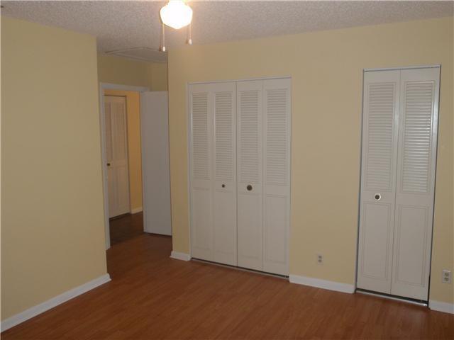 Lake Island - Residential