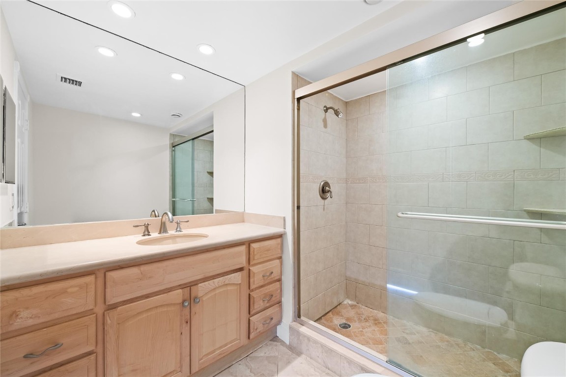 Embassy tower - Residential