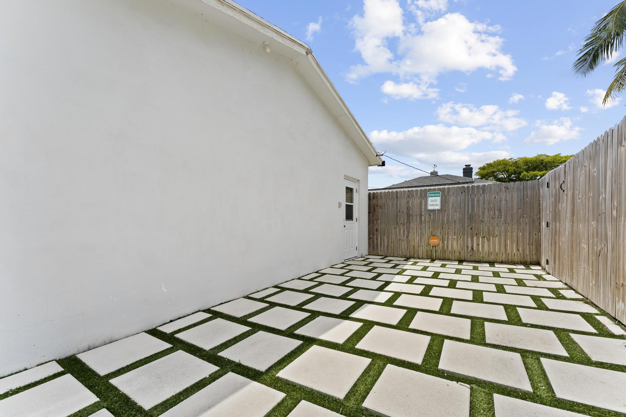 PROSPECT HILLS - Residential Lease