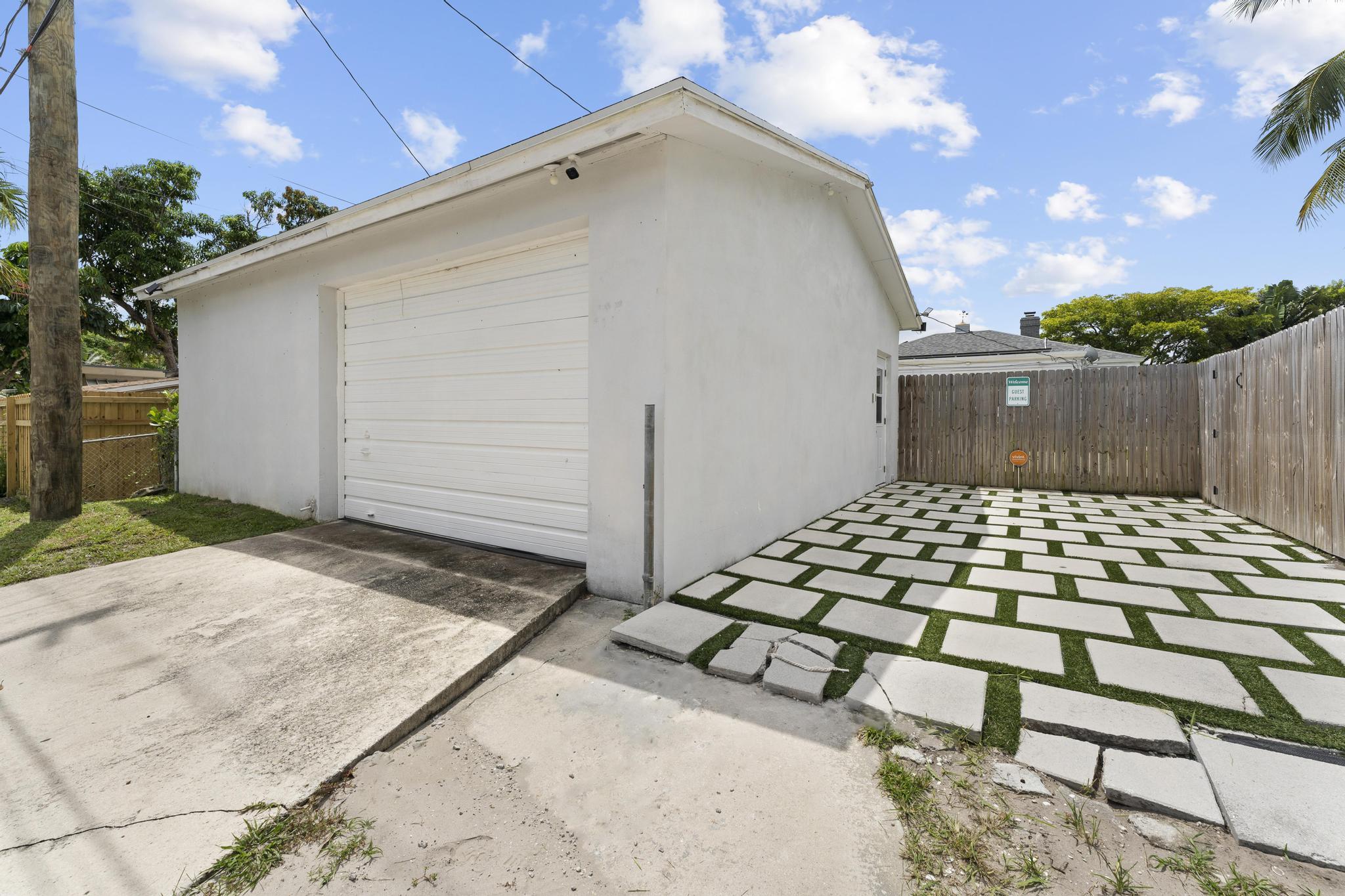 PROSPECT HILLS - Residential Lease