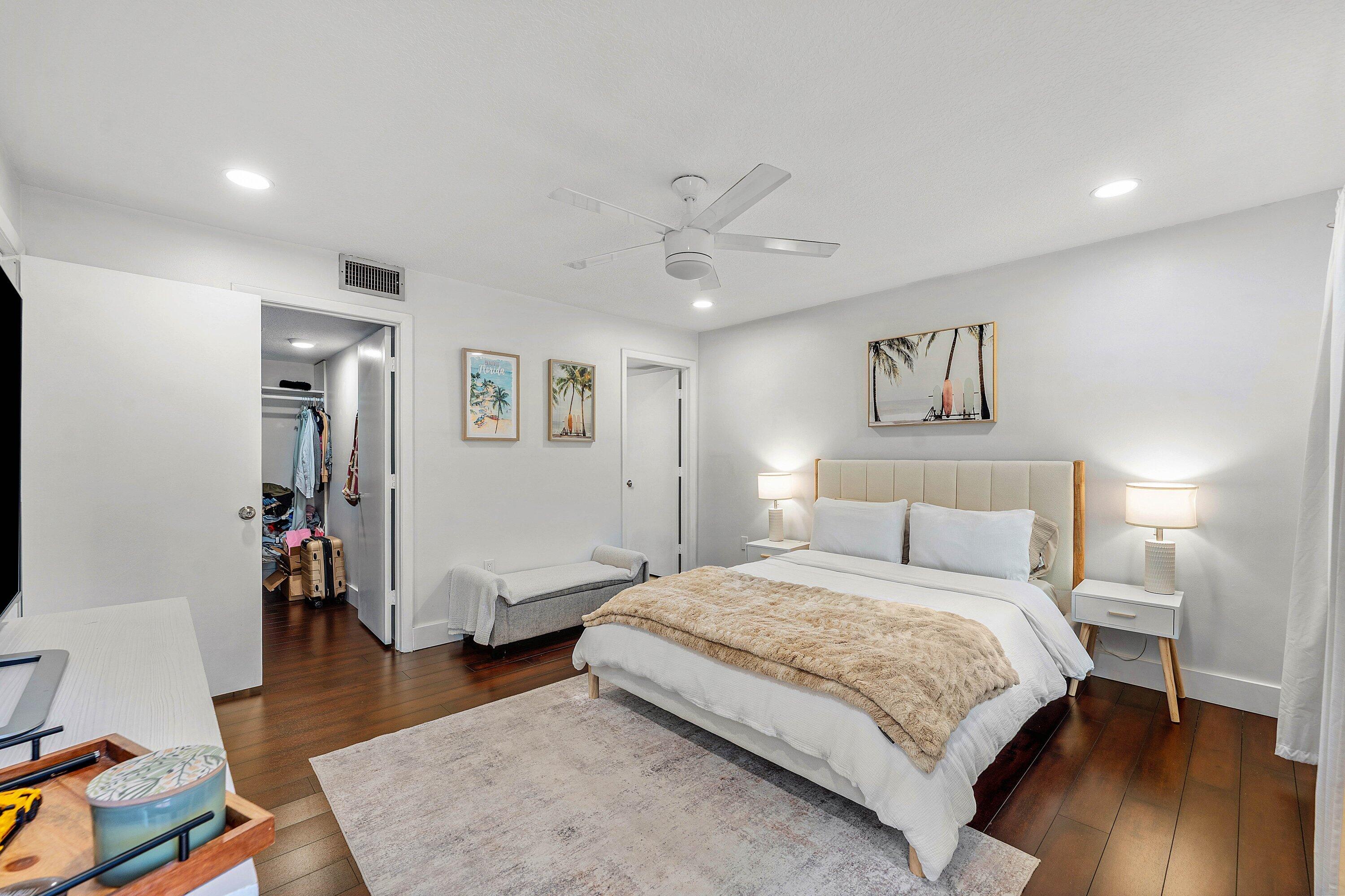 VILLA SONRISA CONDO - Residential