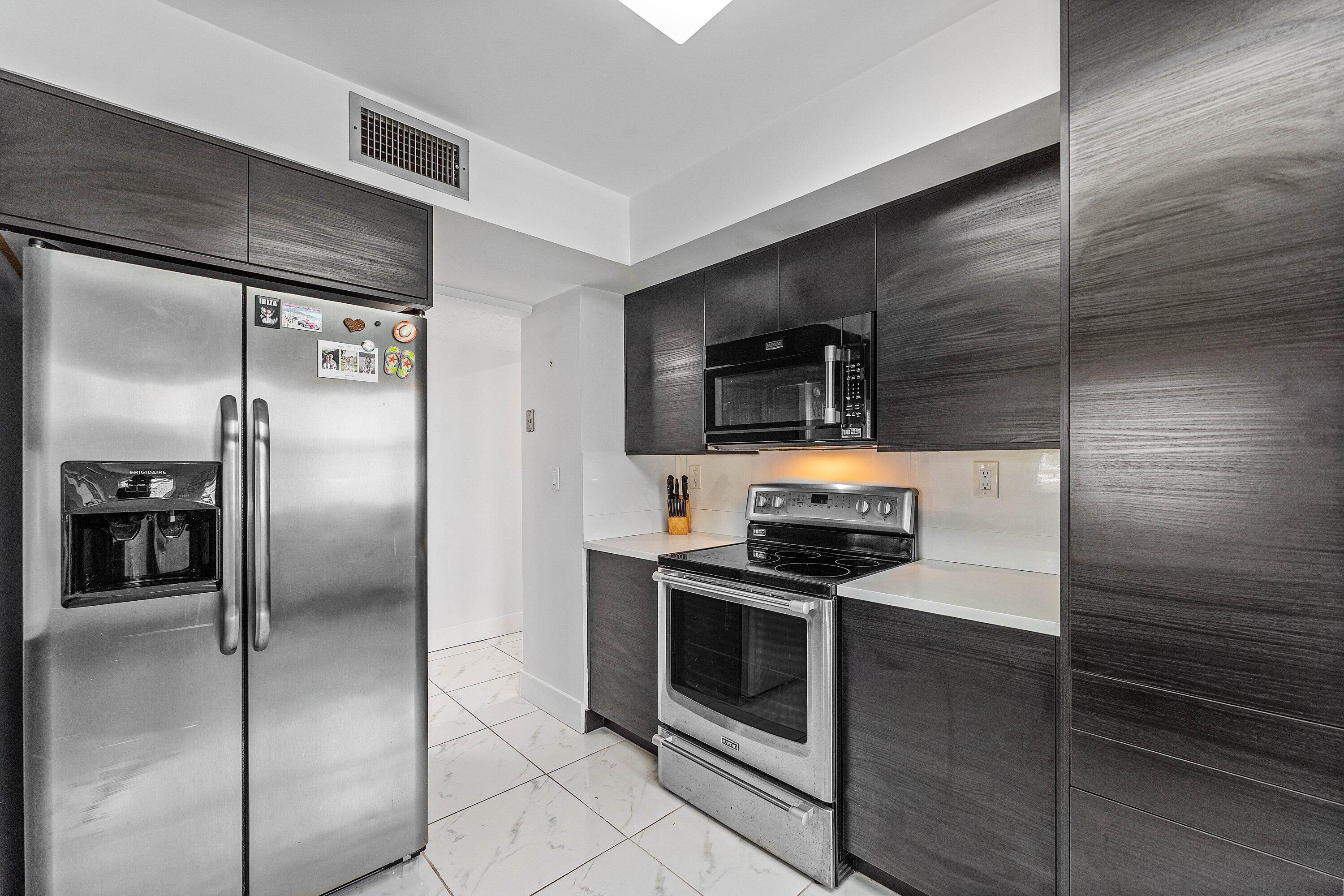 VILLA SONRISA CONDO - Residential