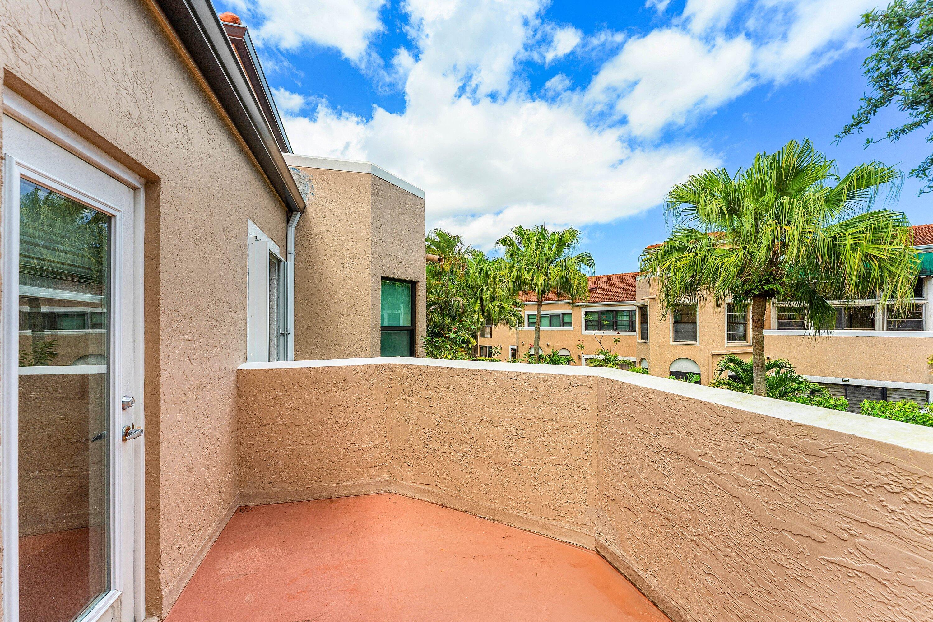 VILLA SONRISA CONDO - Residential