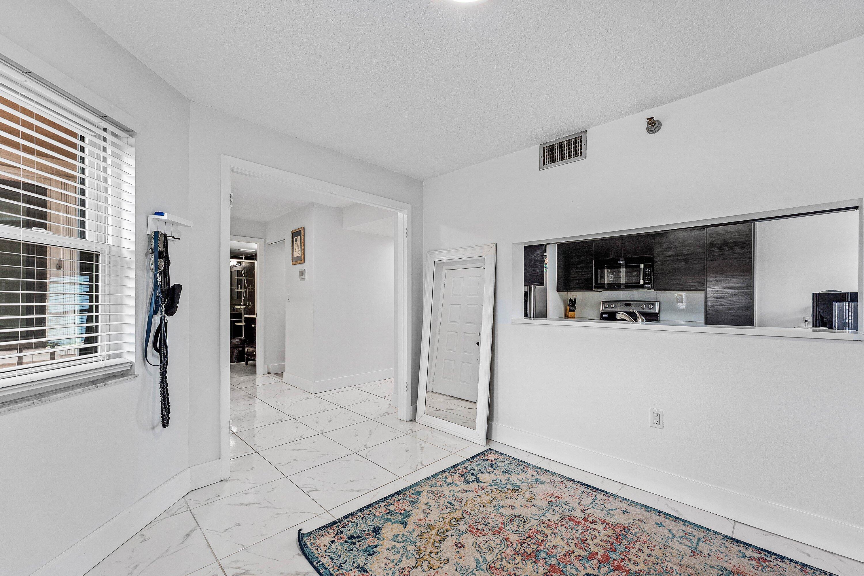 VILLA SONRISA CONDO - Residential