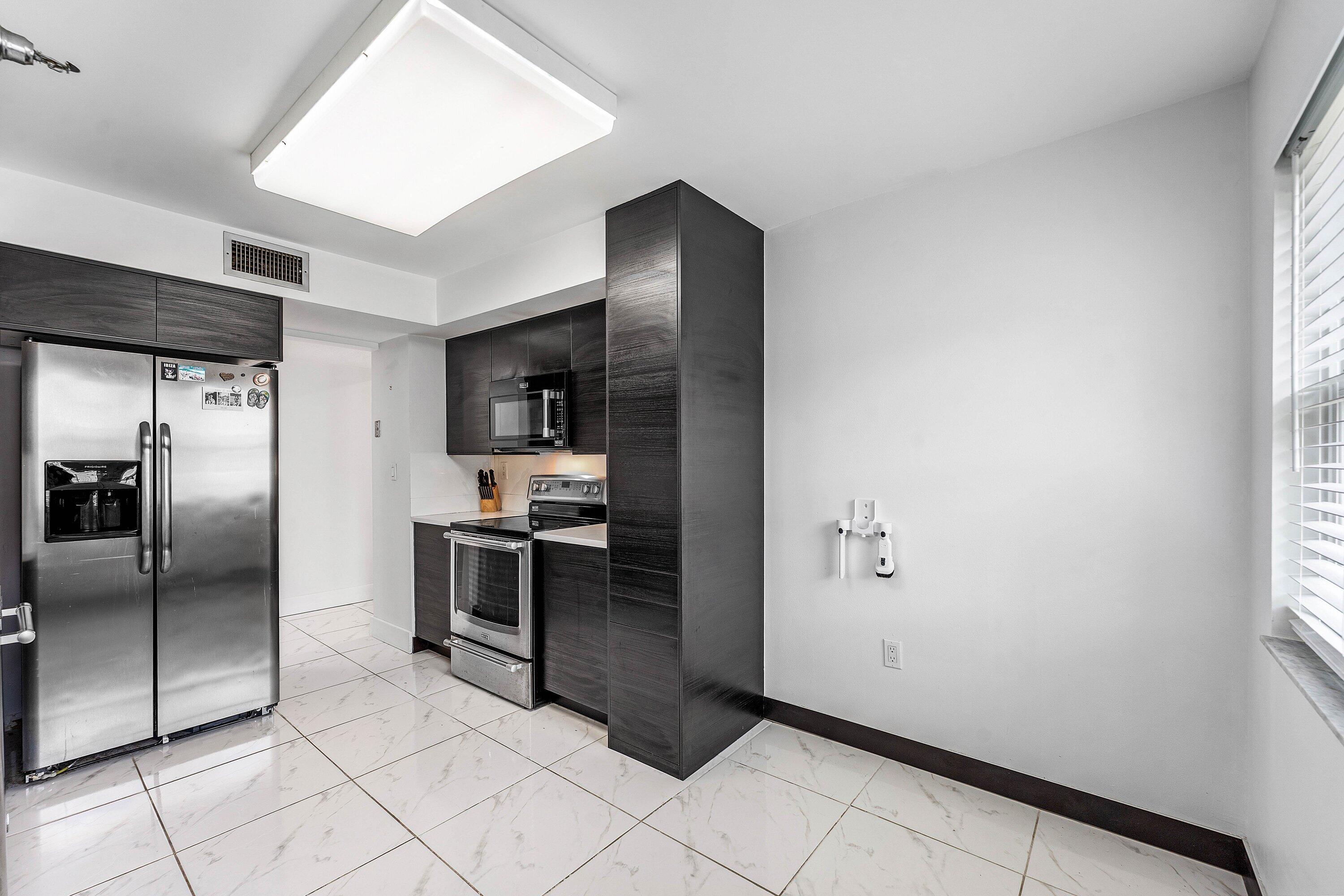VILLA SONRISA CONDO - Residential