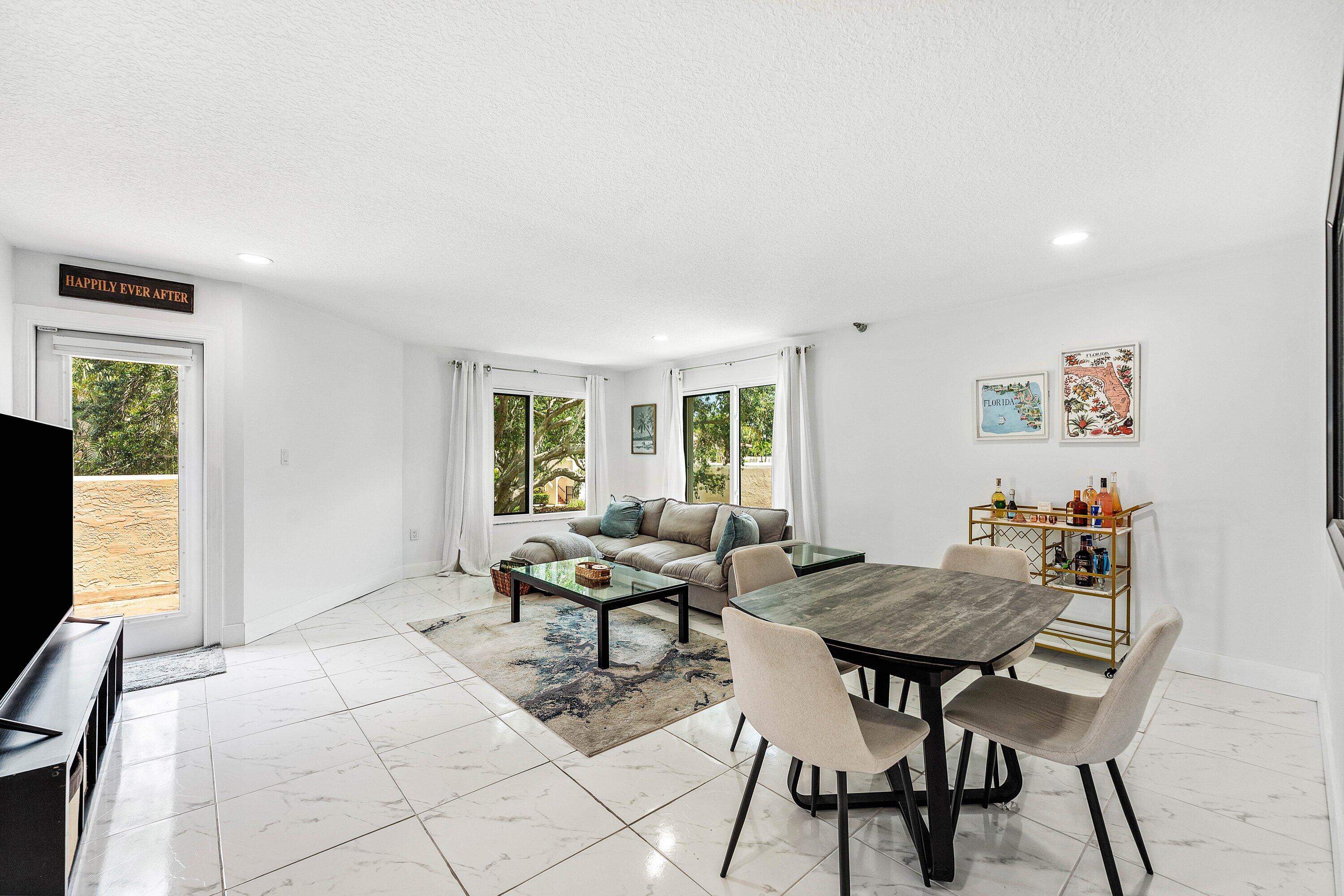 VILLA SONRISA CONDO - Residential
