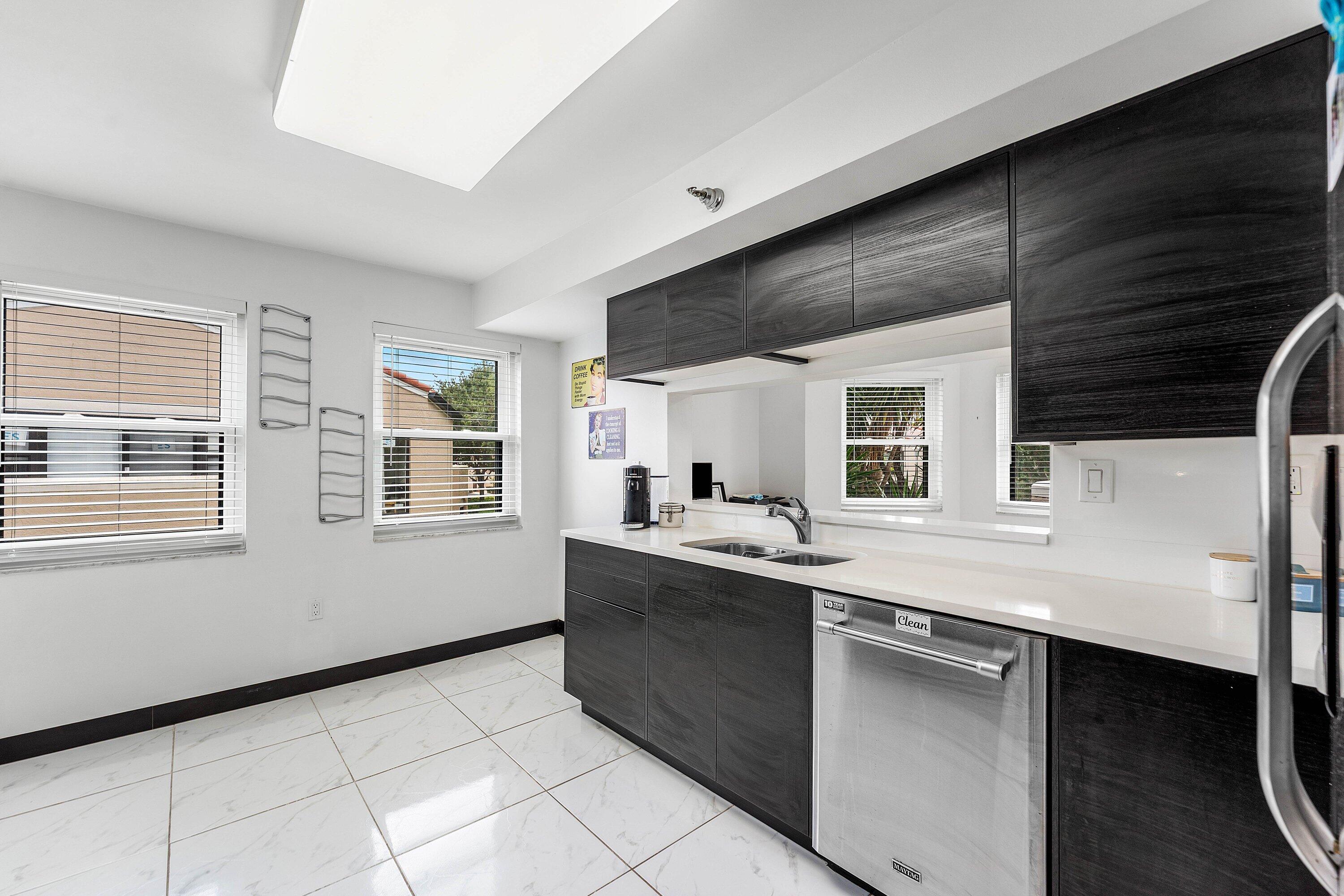 VILLA SONRISA CONDO - Residential