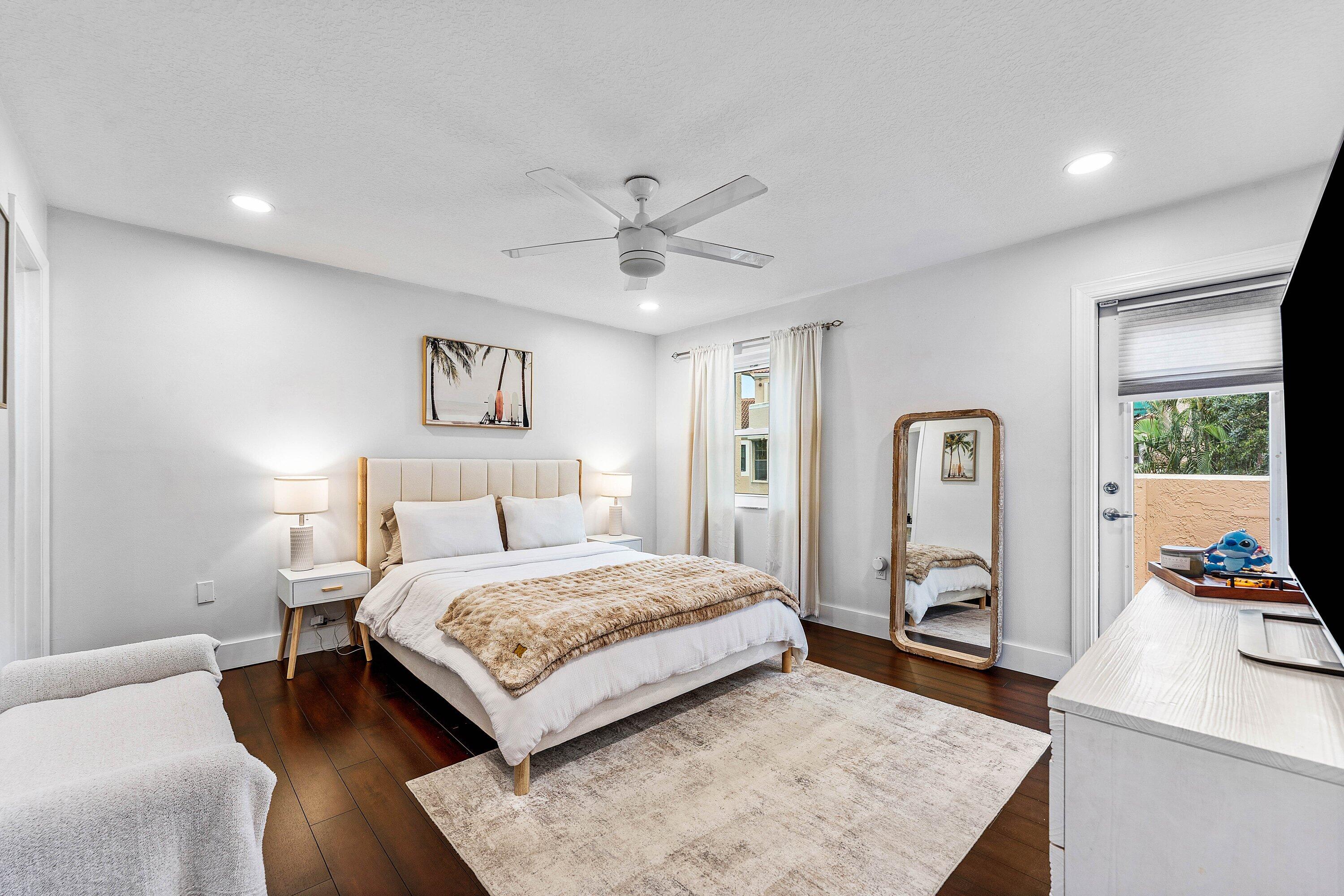 VILLA SONRISA CONDO - Residential