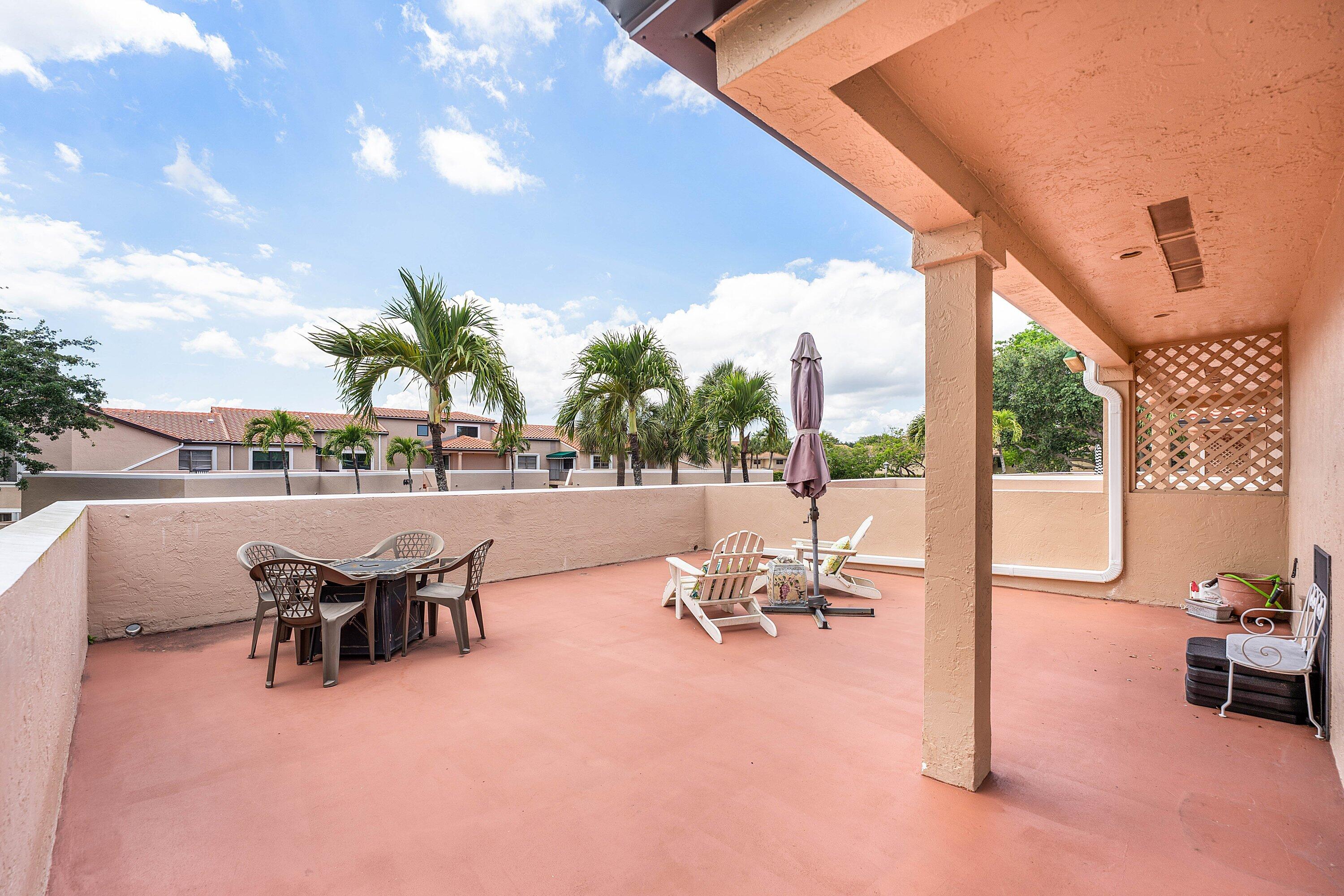 VILLA SONRISA CONDO - Residential