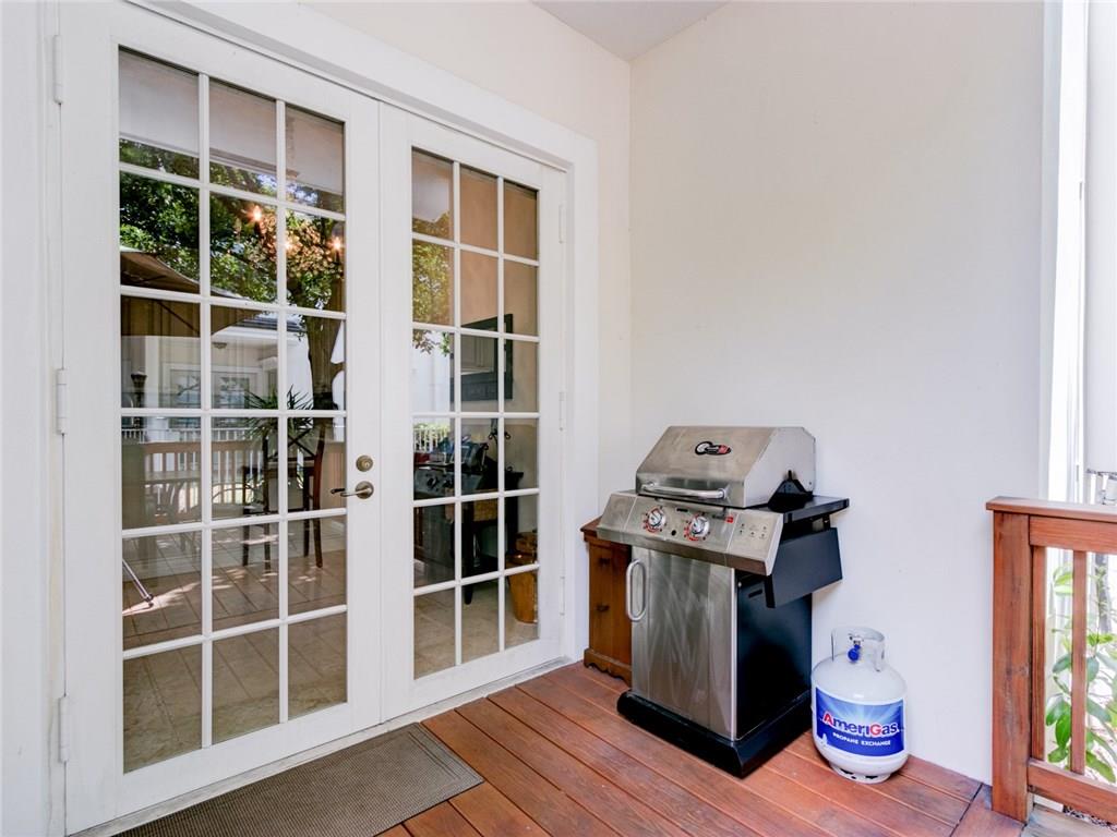 Jamestown Square - Residential