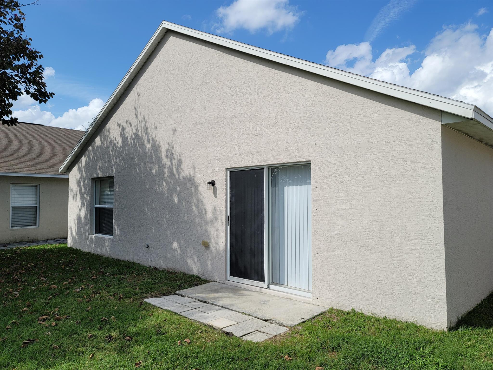 REPLAT OF SABAL TRACE SUB - Residential Lease