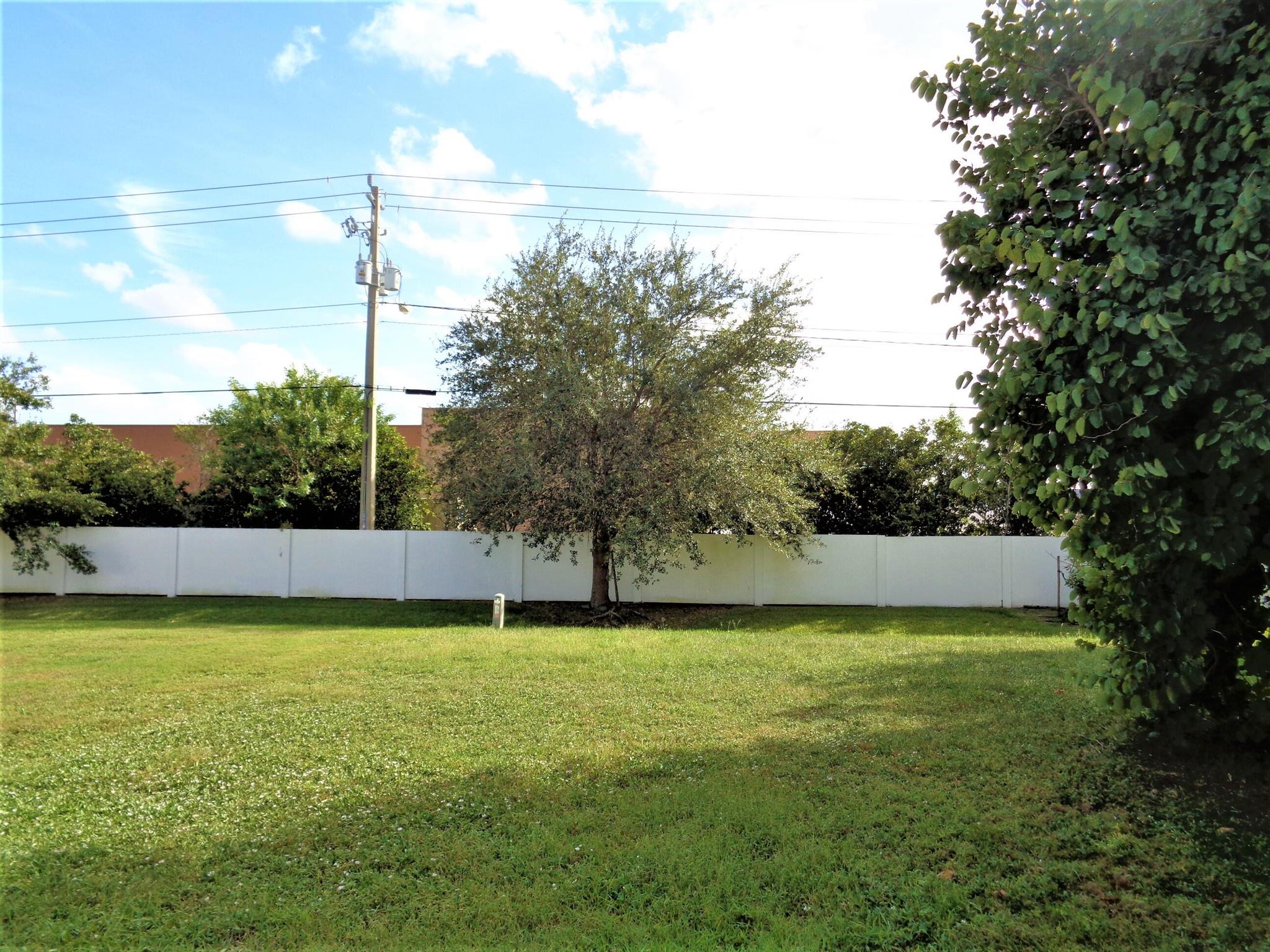 REPLAT OF SABAL TRACE SUB - Residential Lease