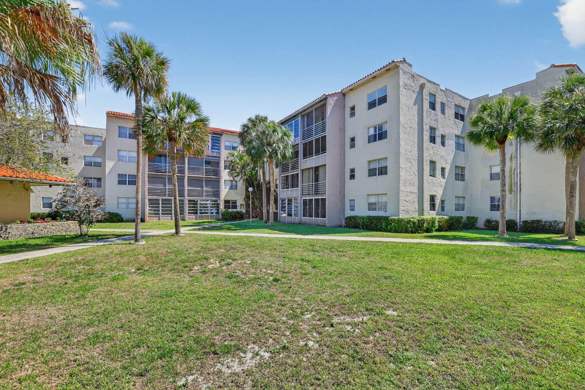 COURTYARDS OF BROWARD CONDOMINIUMS - Residential