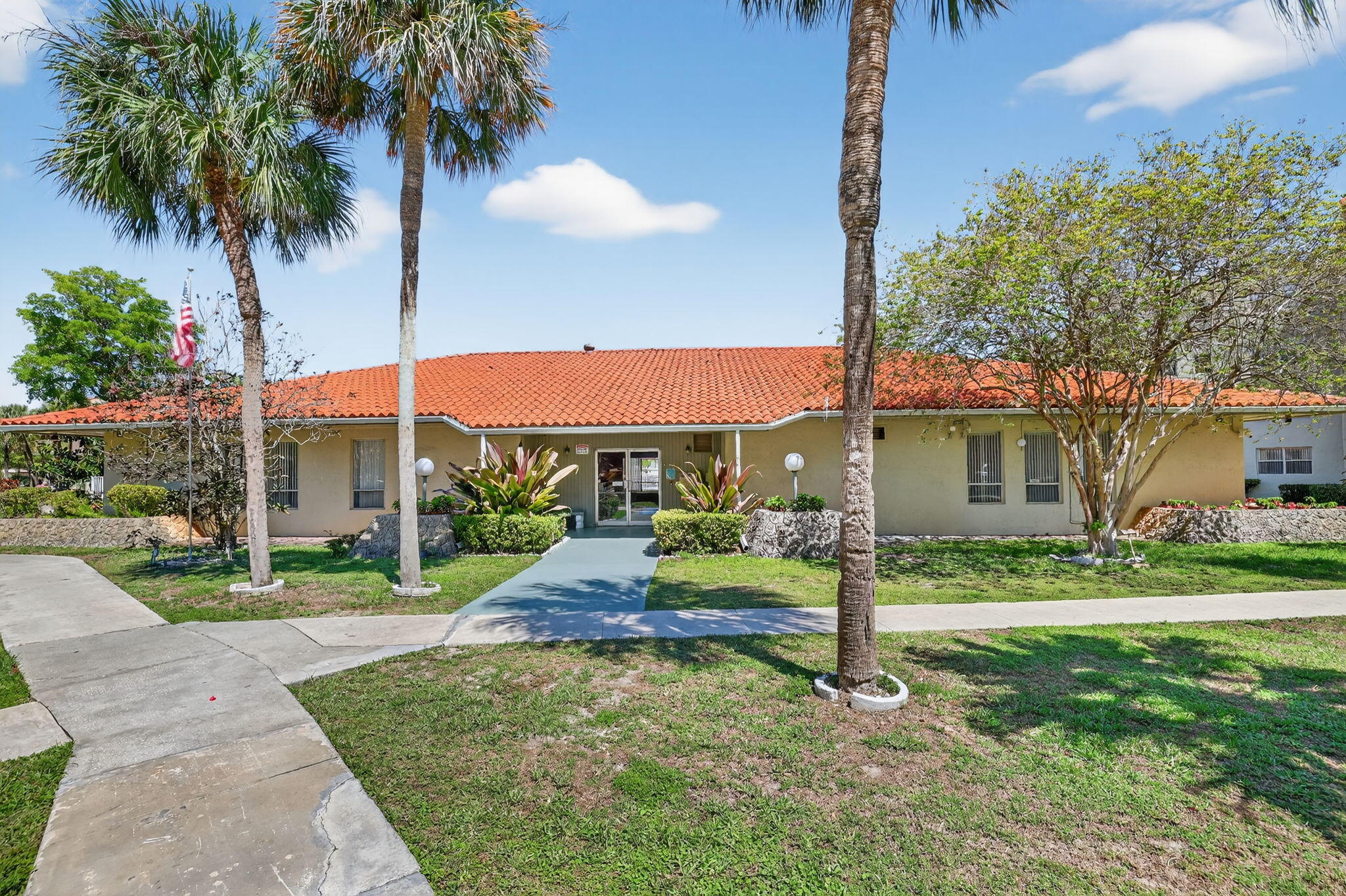 COURTYARDS OF BROWARD CONDOMINIUMS - Residential