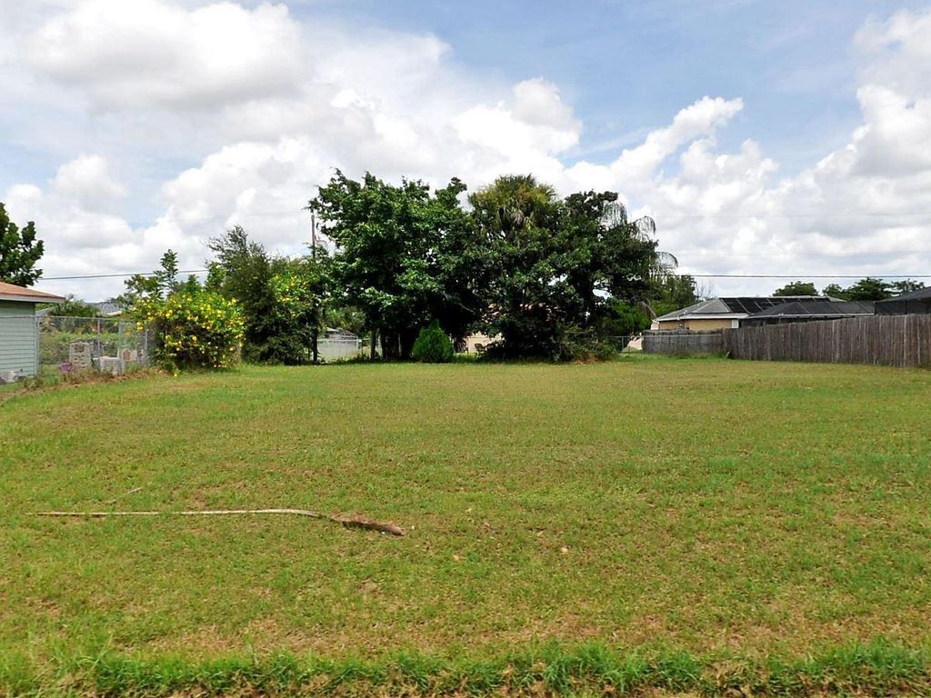 Photo of 673 SW Dolores Avenue, Port Saint Lucie, FL 34983 (MLS # R10787796)