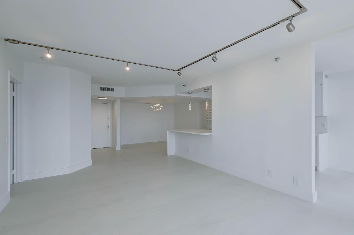 HARBORSIDE AT THE WATERWAYS CONDO - Residential Lease