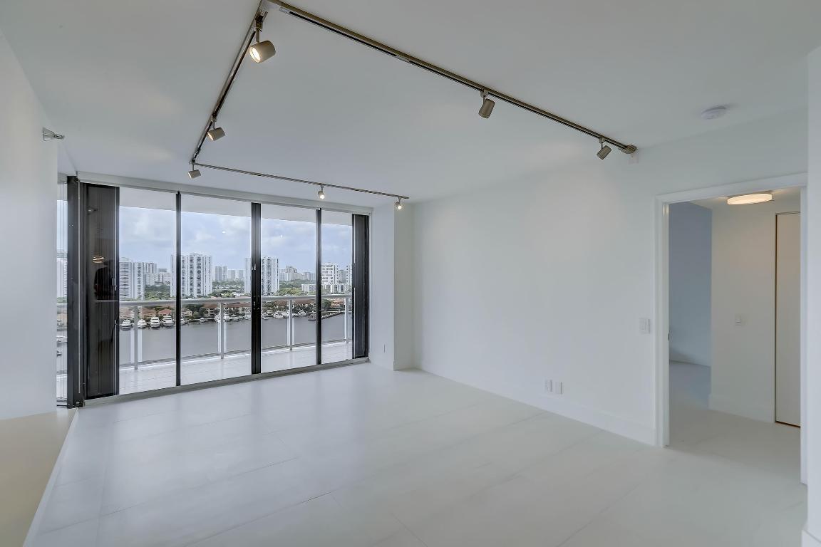 HARBORSIDE AT THE WATERWAYS CONDO - Residential Lease