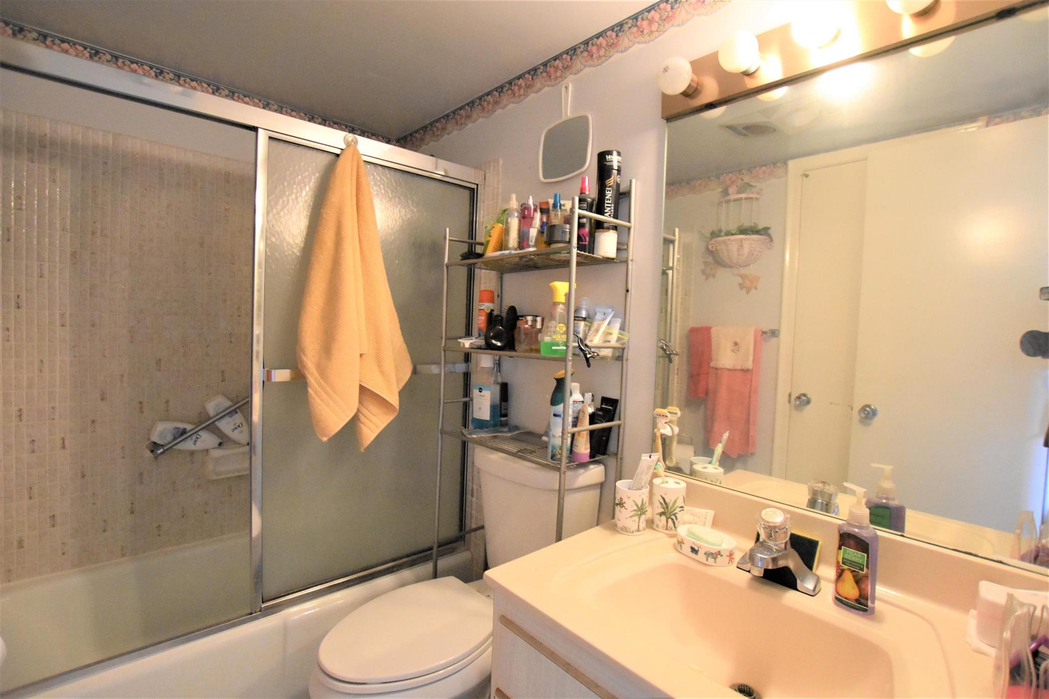 MURRY HILLS APT BLDG COND - Residential Lease