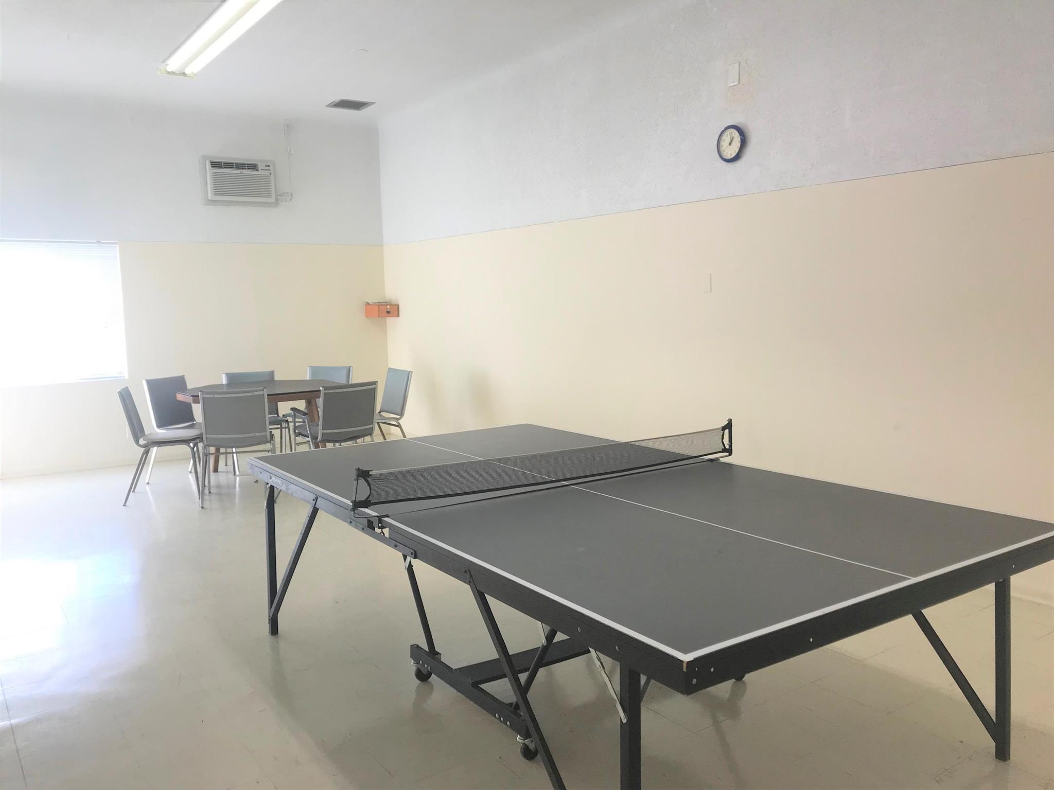 MURRY HILLS APT BLDG COND - Residential Lease