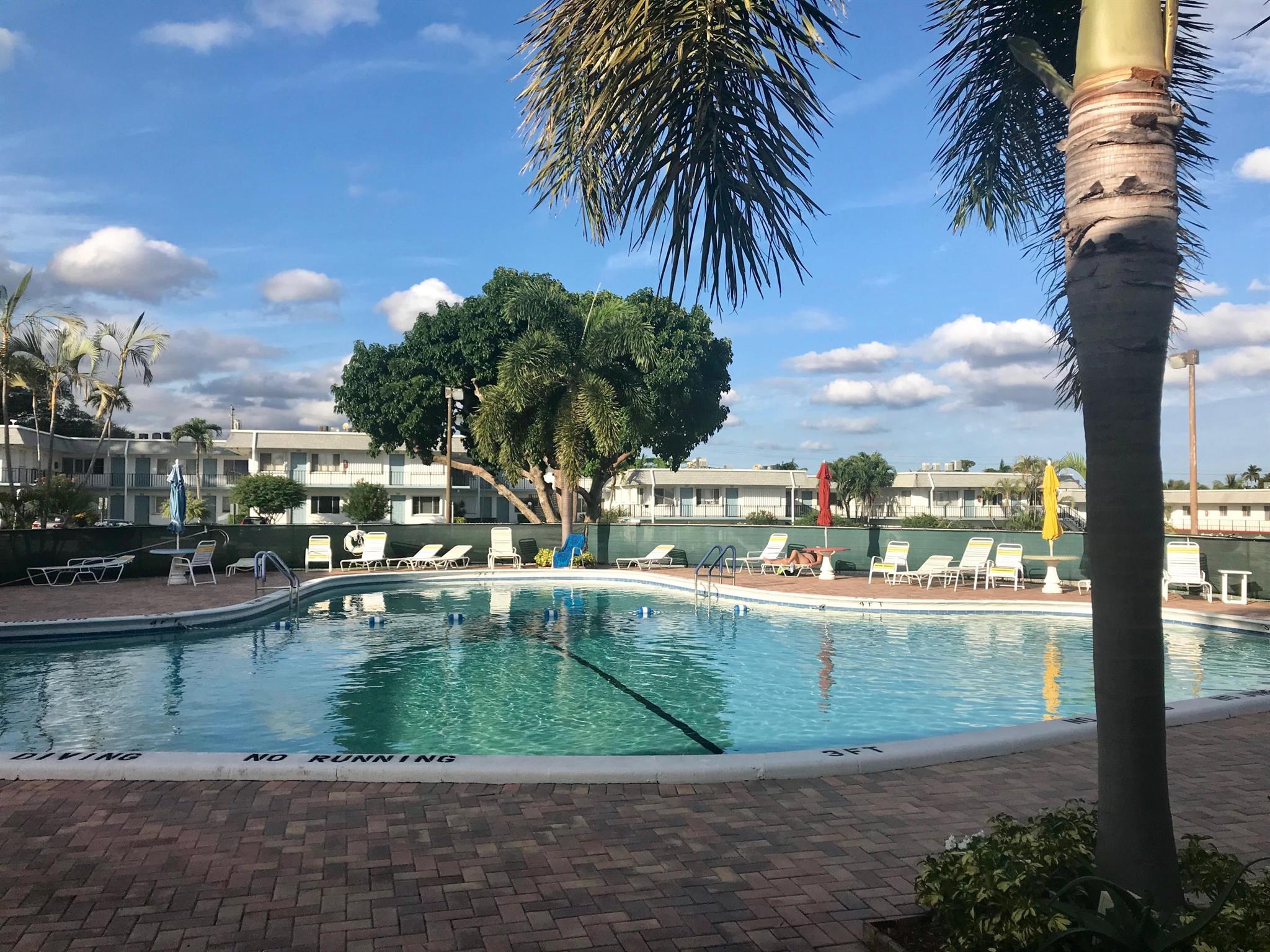 MURRY HILLS APT BLDG COND - Residential Lease