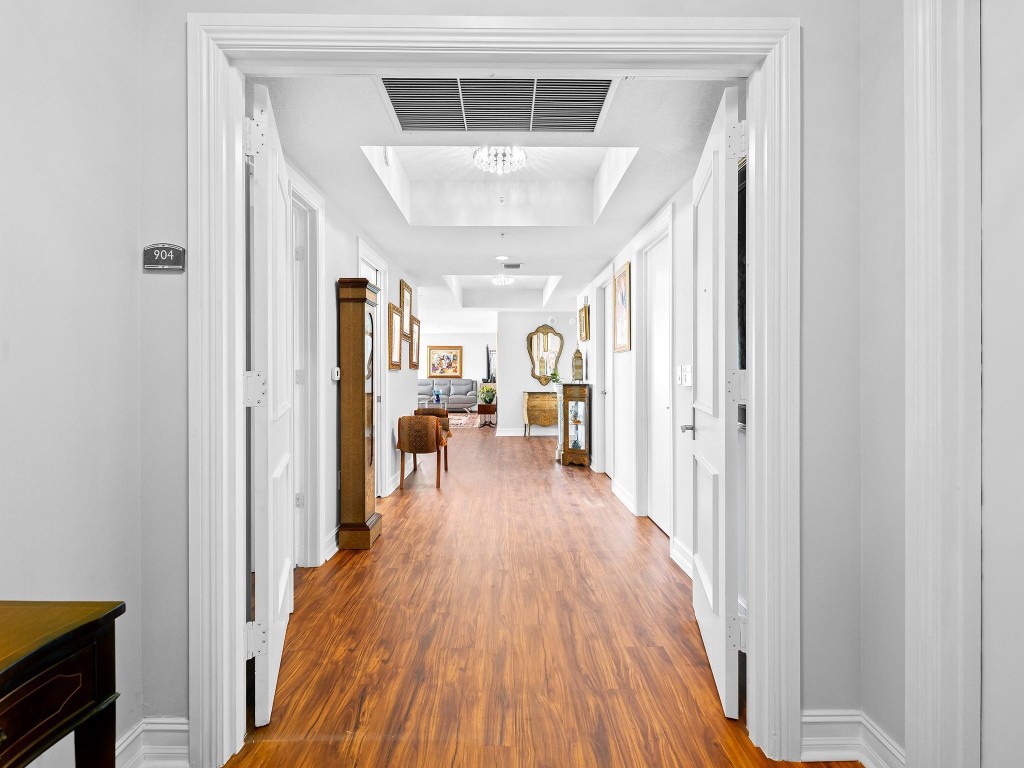 715 Bayshore Drive 904