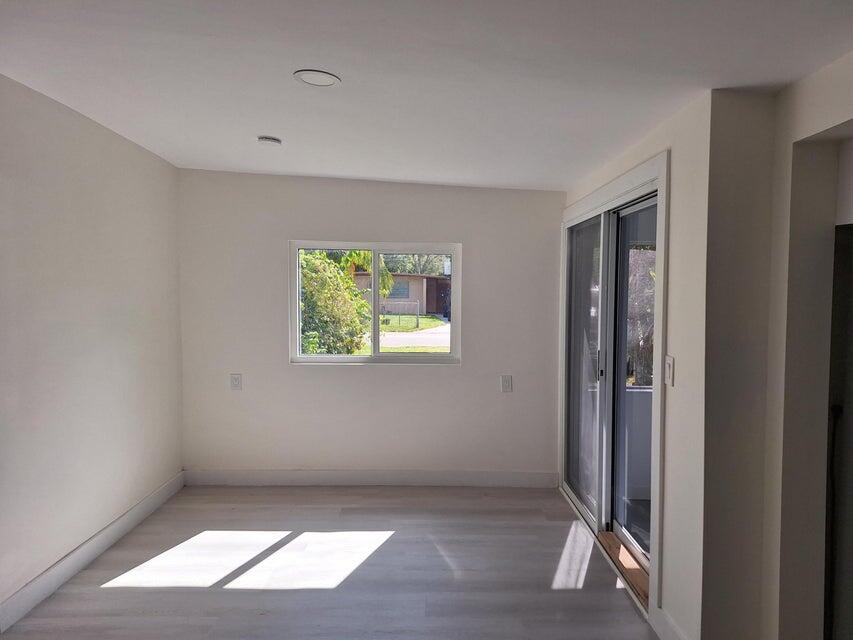 REPLAT OF PALM GARDENS - Residential