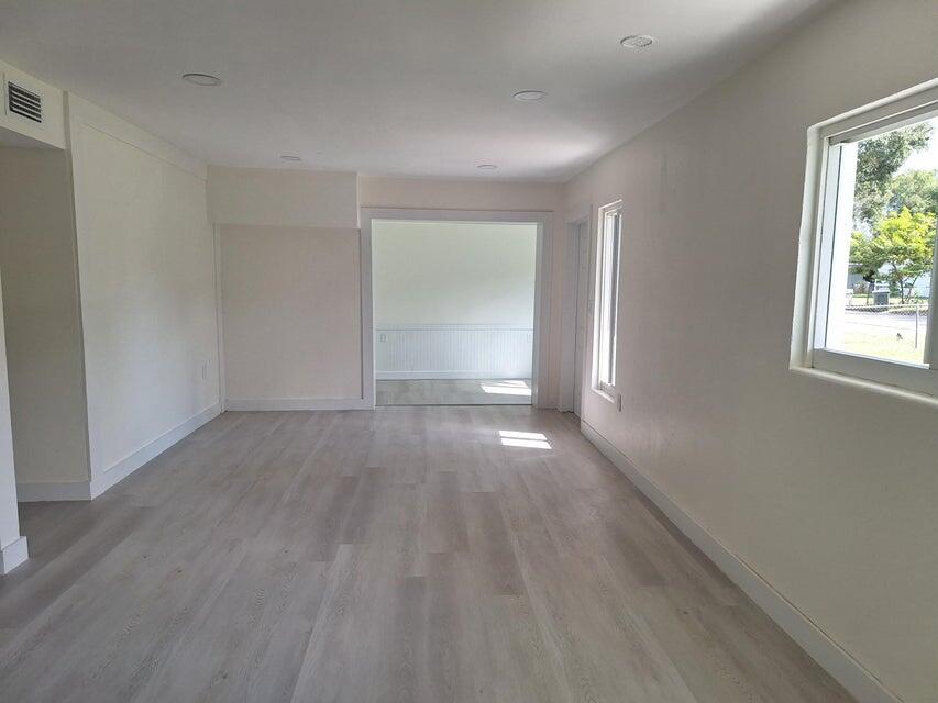 REPLAT OF PALM GARDENS - Residential