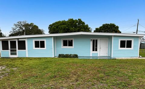 Photo of 360 Barraclough Street, Fort Pierce, FL 34982 (MLS # R11168697)