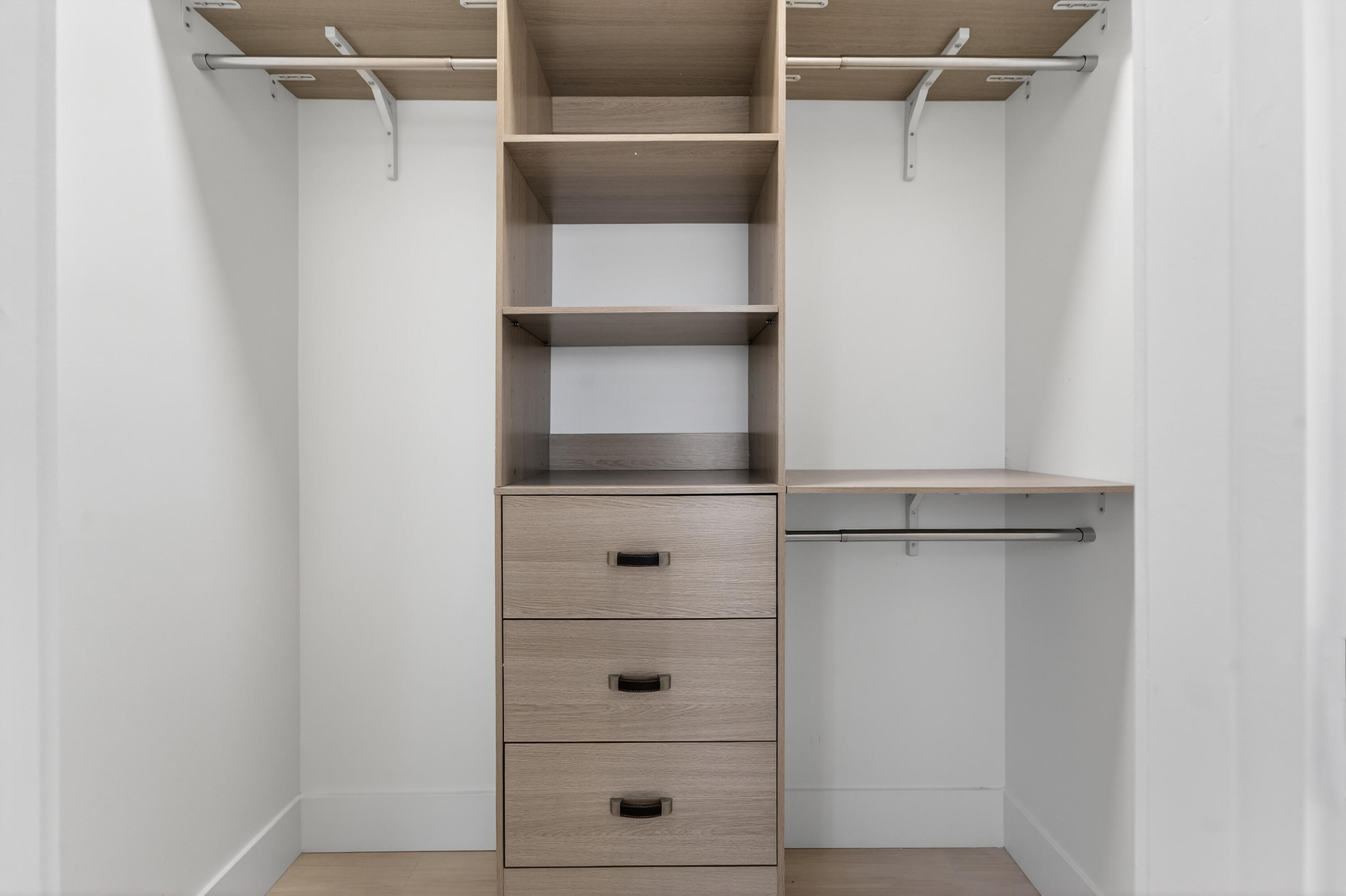 PALM BEACH LEISUREVILLE SEC 8 - Residential