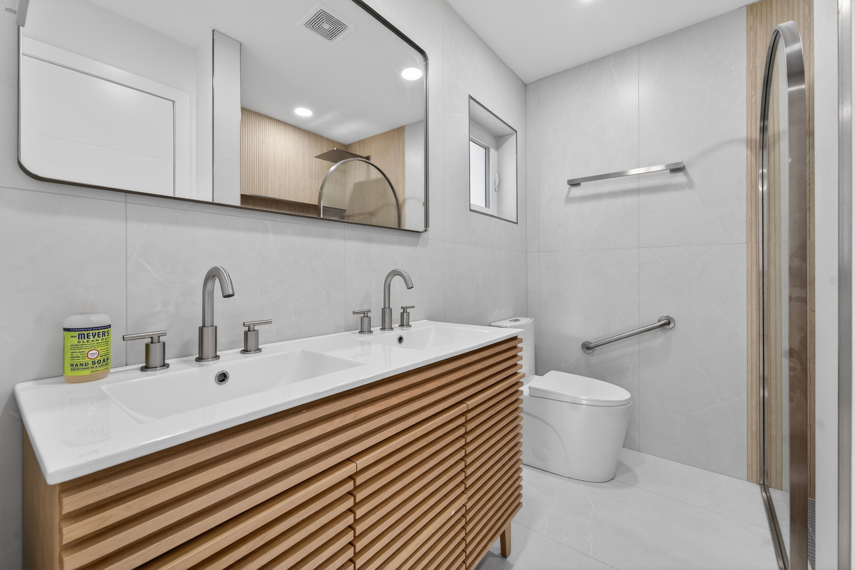 PALM BEACH LEISUREVILLE SEC 8 - Residential