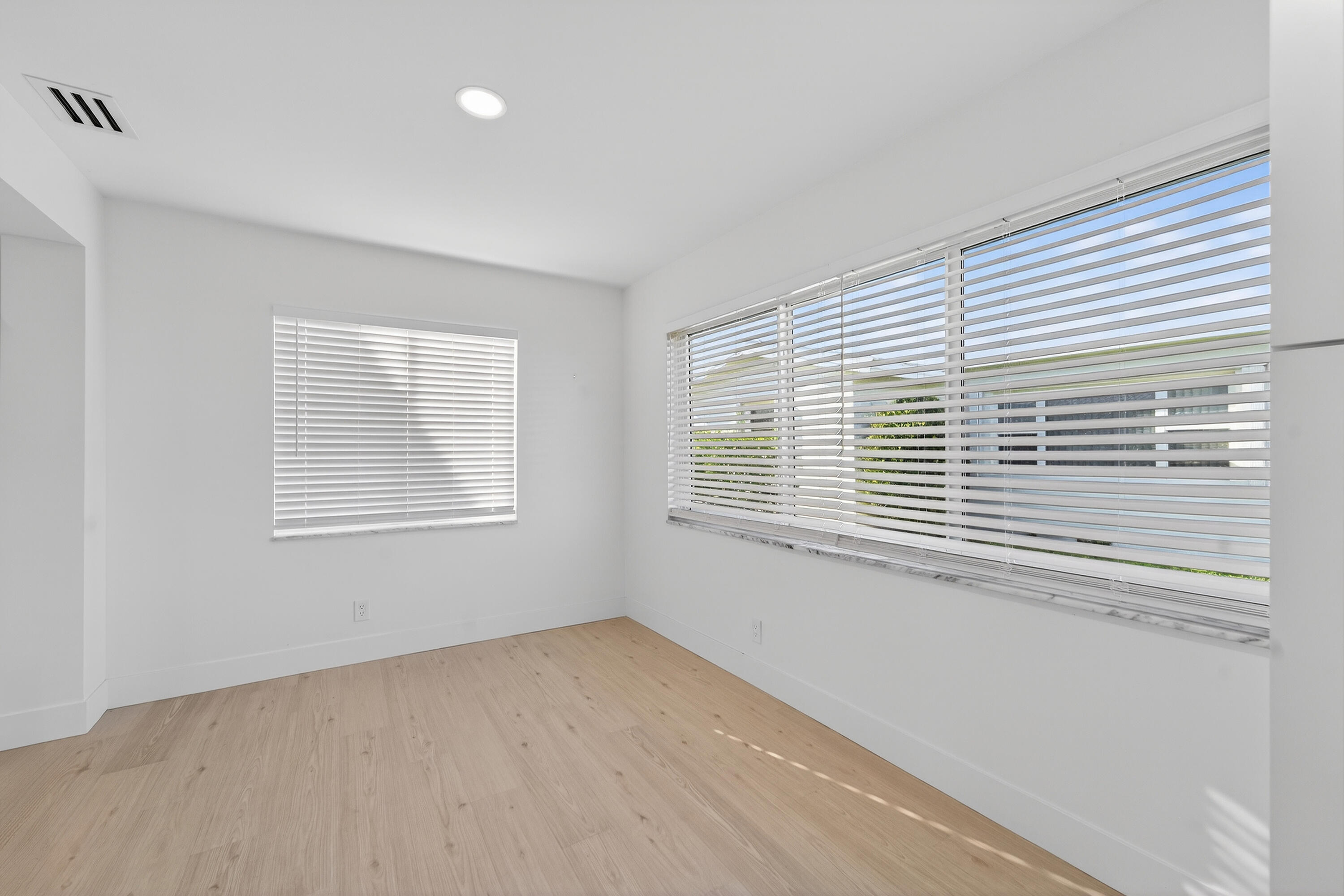 PALM BEACH LEISUREVILLE SEC 8 - Residential