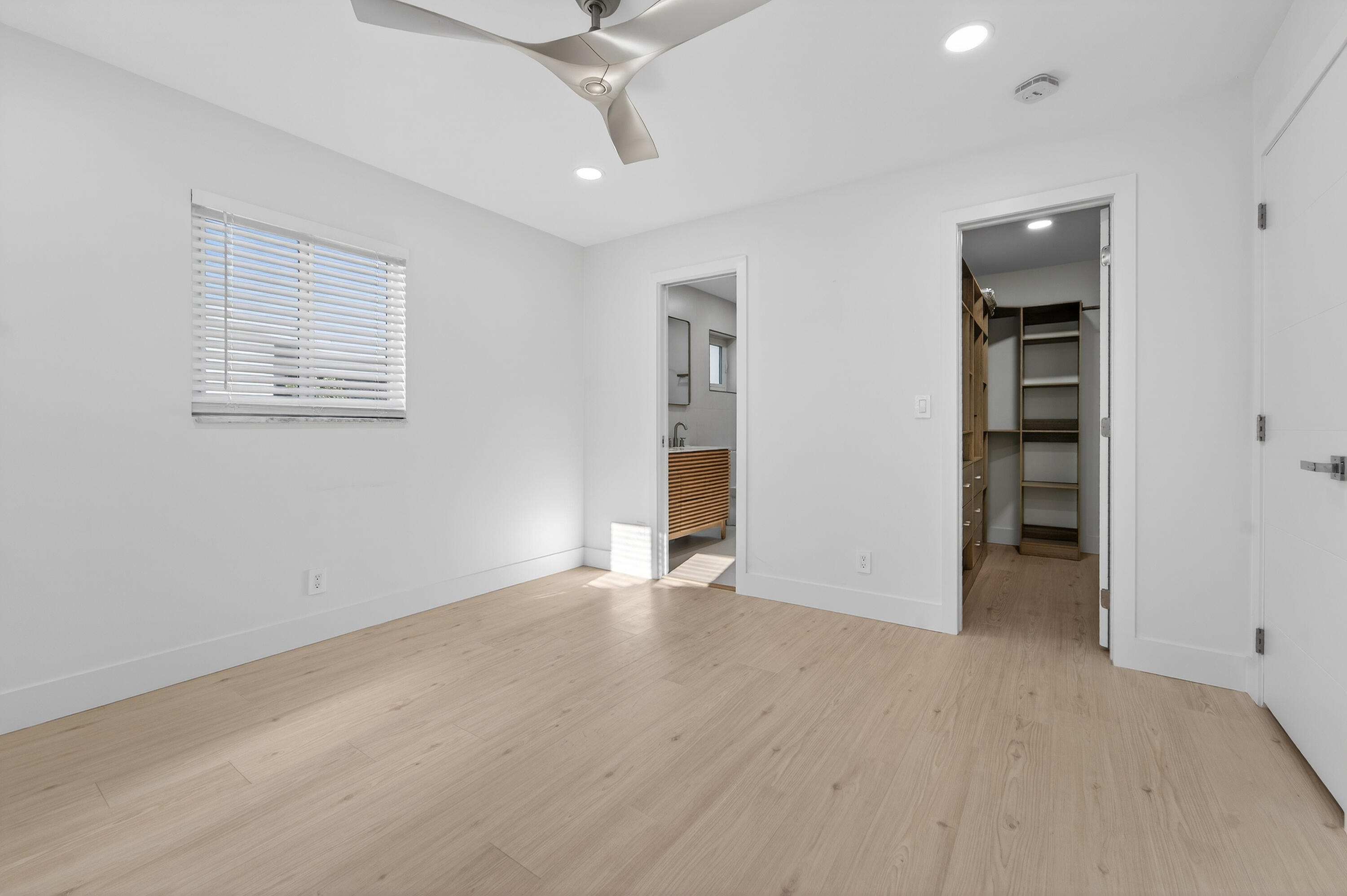 PALM BEACH LEISUREVILLE SEC 8 - Residential