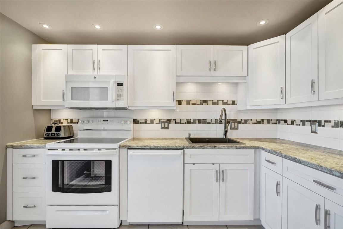 PALM AIRE - Residential