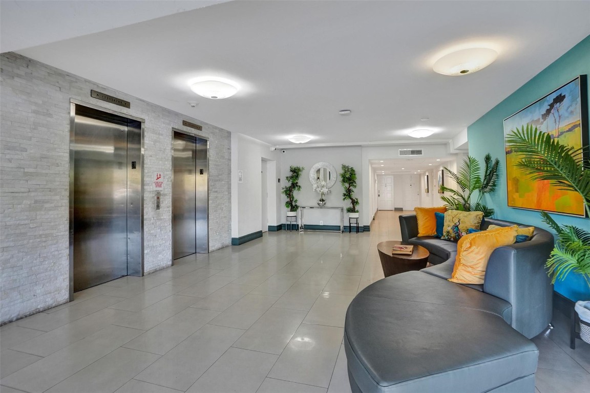 PALM AIRE - Residential