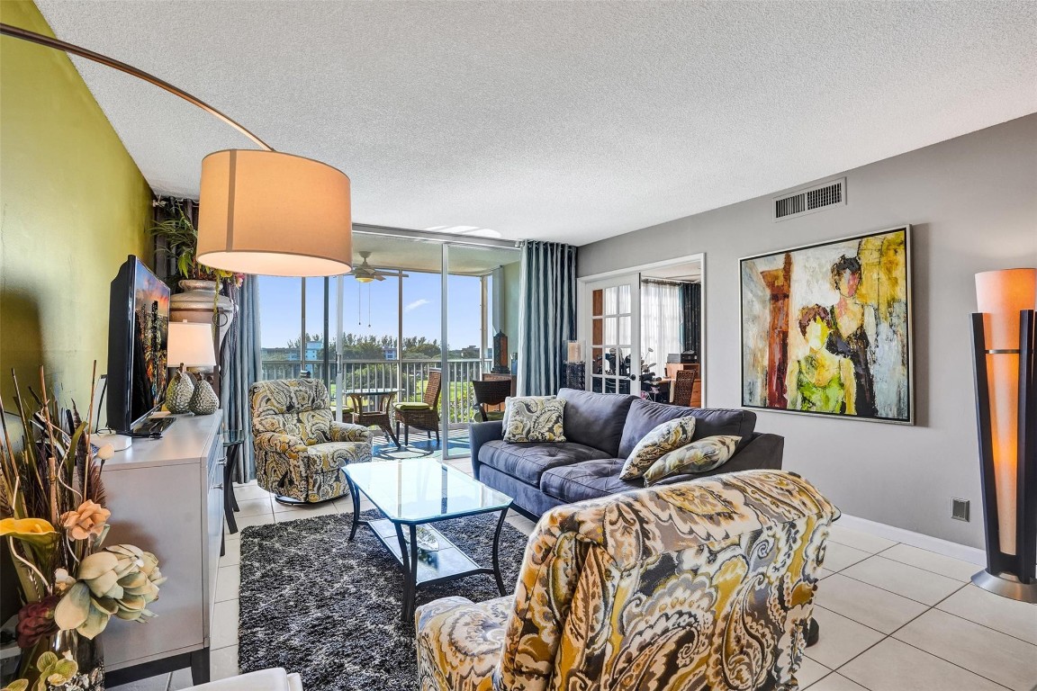 PALM AIRE - Residential