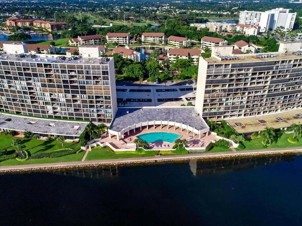 Photo of 134 Lakeshore Drive #514, North Palm Beach, FL 33408 (MLS # R10838017)