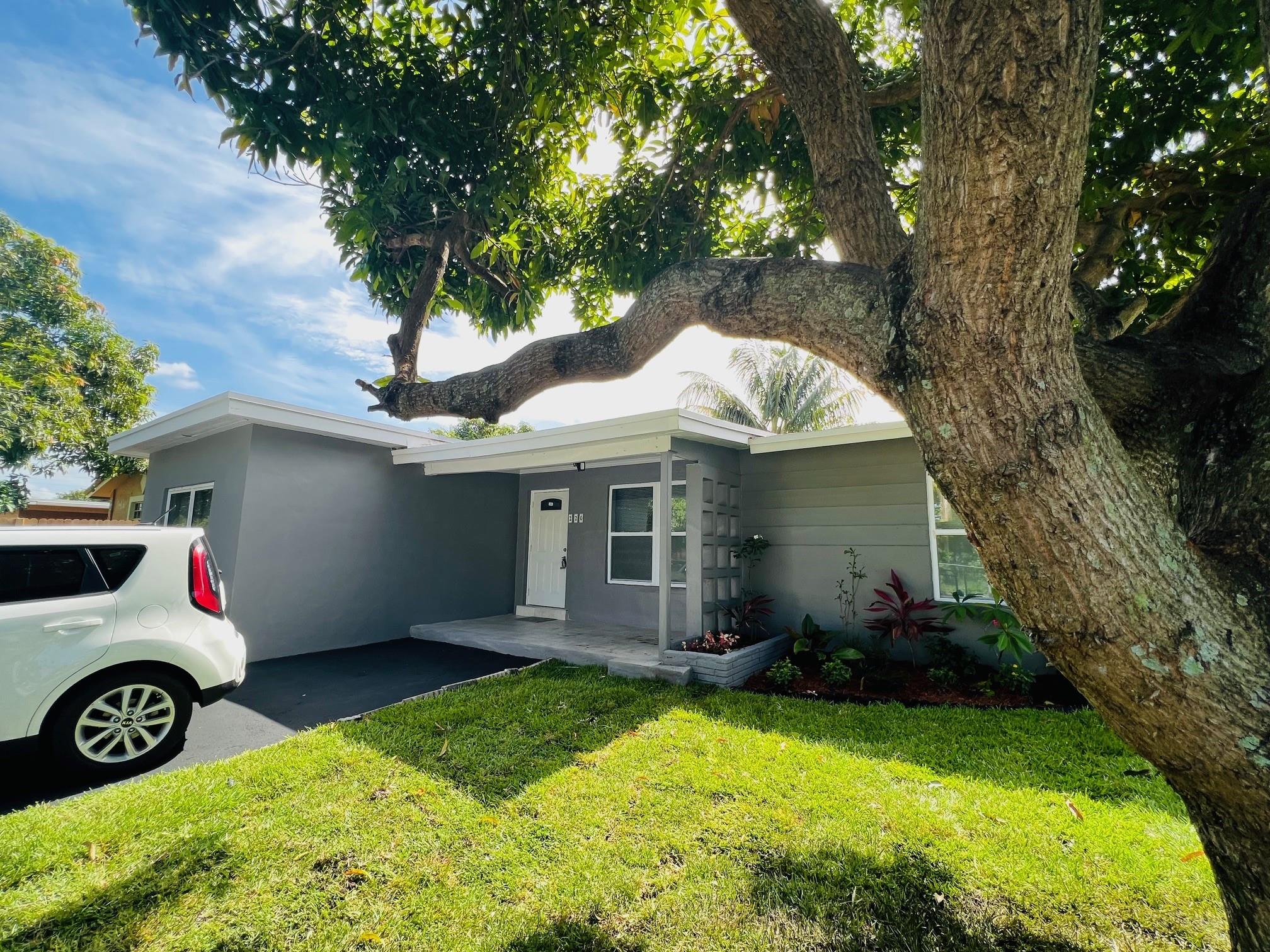 220 SW 29th Ave