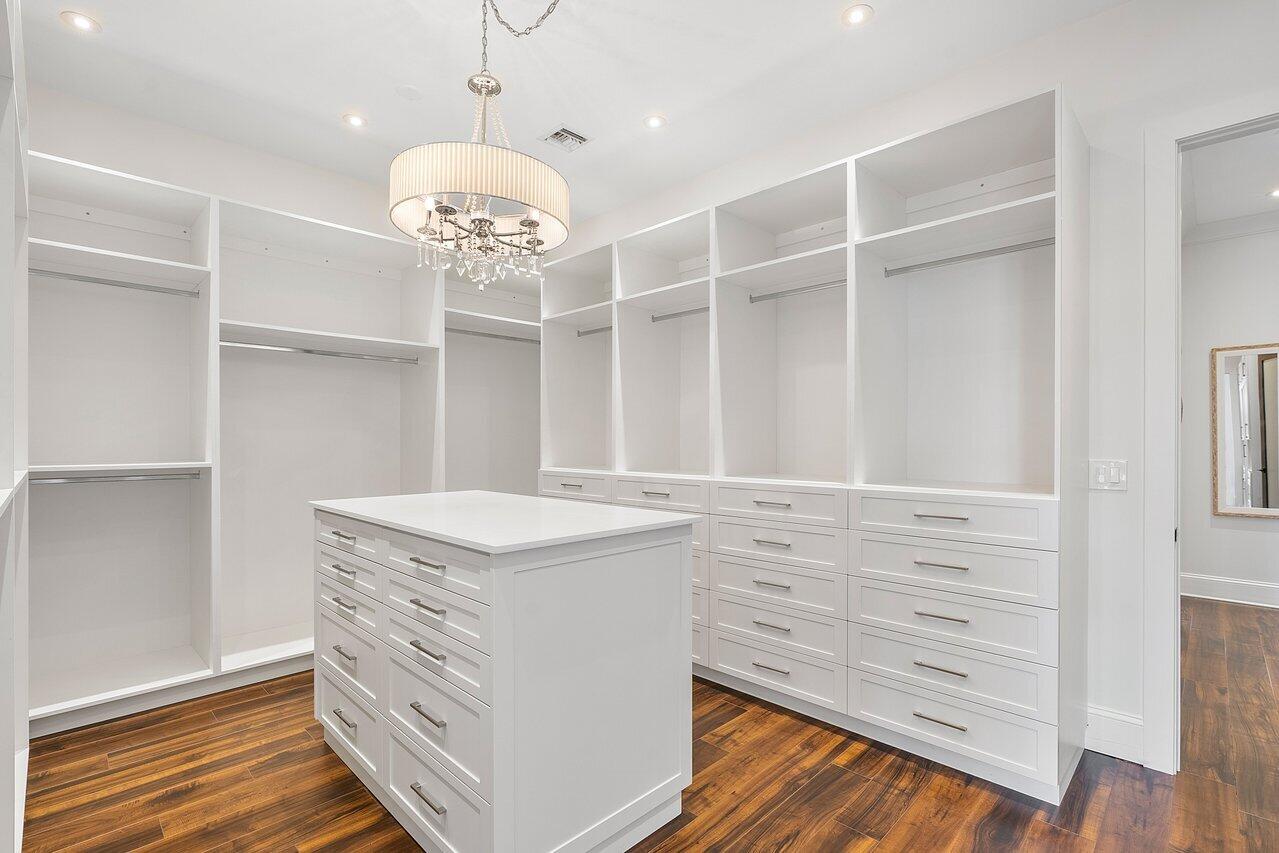 HARBOUR ISLES - Residential