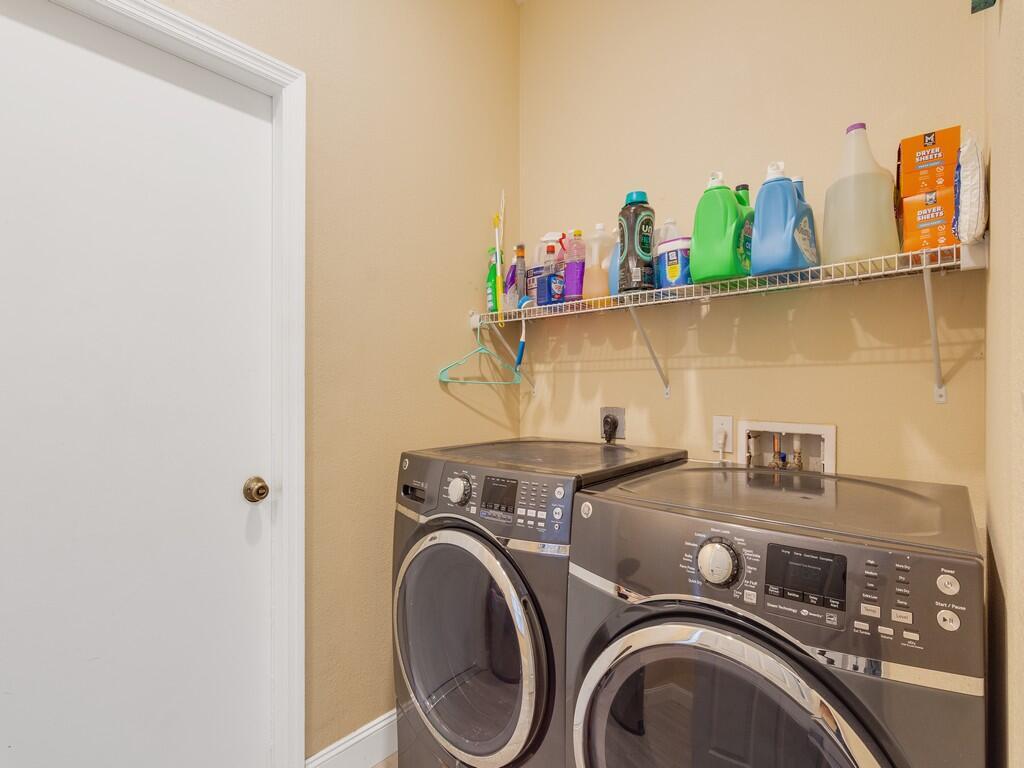 VERO LAKE ESTATES UNIT O - Residential