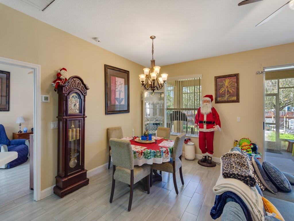 VERO LAKE ESTATES UNIT O - Residential